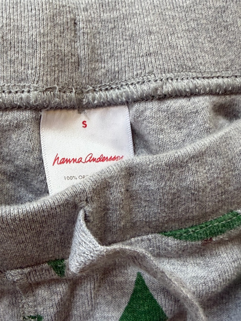 Hanna Andersson Gray Pajama Set with Green Tree Print - Picture 2 of 3